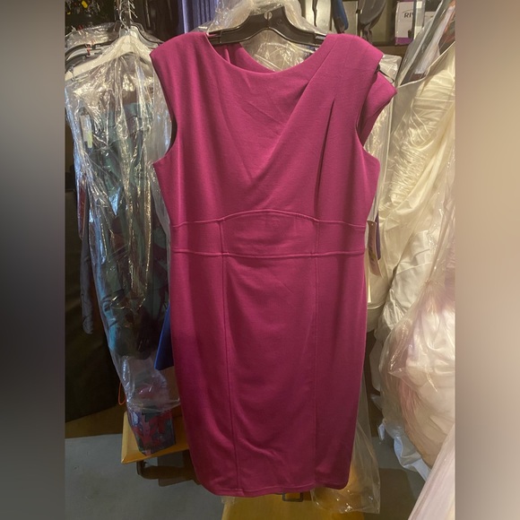 Fuchsia Jersey day dress - Picture 2 of 4